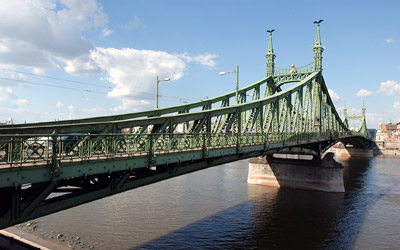 /liberty_bridge_2.jpg