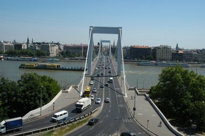 /elizabeth-bridge.jpg