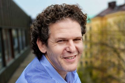 Mindfulness räcker inte, säger Russ Harris. I ACT har vi tagit bort själva meditationsmomentet och lagt till värderingarna: Vad vill du stå för, hur vill du leva, vem vill du vara?