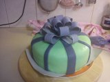 Födelsedagstårta till en kollega. bow_cake.jpg