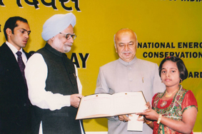 Manmohan Singh and pooja sri got national award of dessin school of arts