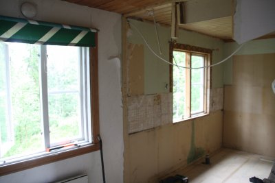 vägg mellan kök pch tvättstuga togs ned