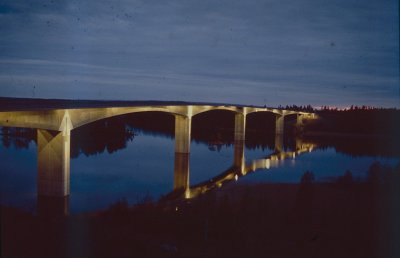 /stora-hammarsundsbron-askersund-natt.jpg