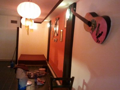 painted-guitar-jimi.jpg