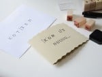 papperspyssel-stämplar-bokstäver-kort-egna-diy-rolig-ide-egengjorda-vykort-tips