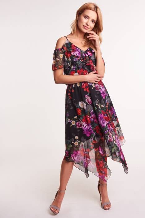 robe courte bohème chic motifs floraux épaules dégagées