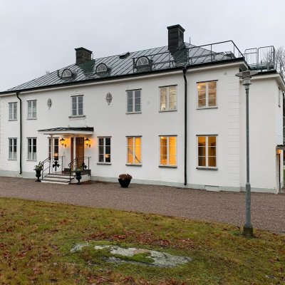 Utvändiga målningar på Ekerö och Stockstockholm.