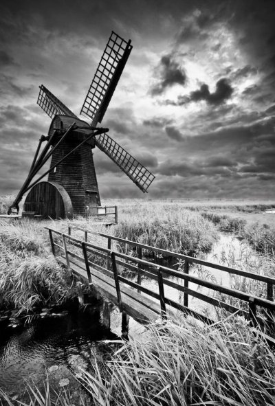 /herringfleet-windmill-bw-norfolk-england-1.jpg