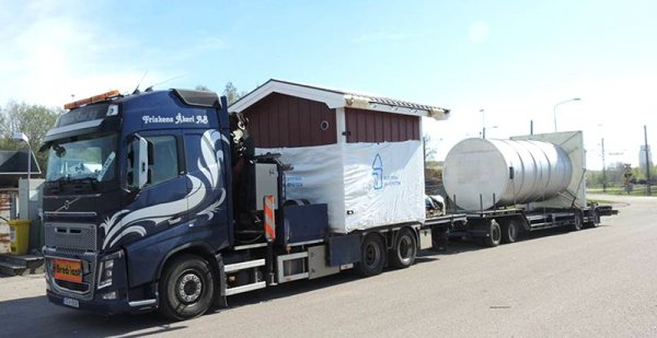 Vi hanterar och leverar maskintransport i Sverige, oavsett storlek och distans.