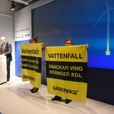 Protest for Climate Protection in front of Vattenfall CEOProtest vor Vattenfall Chef fuer mehr Klimaschutz