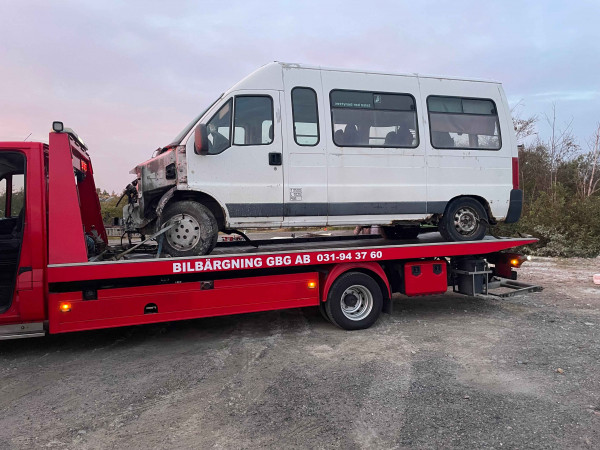 Bil i Stenungsund med motorproblem inför bilskrotning