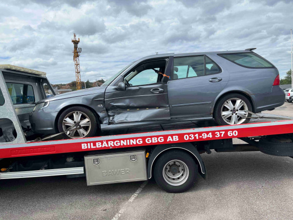 Skrotbil hämtning idag – få bort bilen snabbt