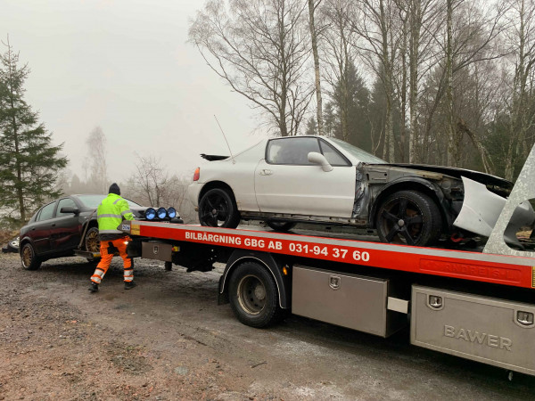 Gammal bil i Kungälv där bilskrot påverkar värdet