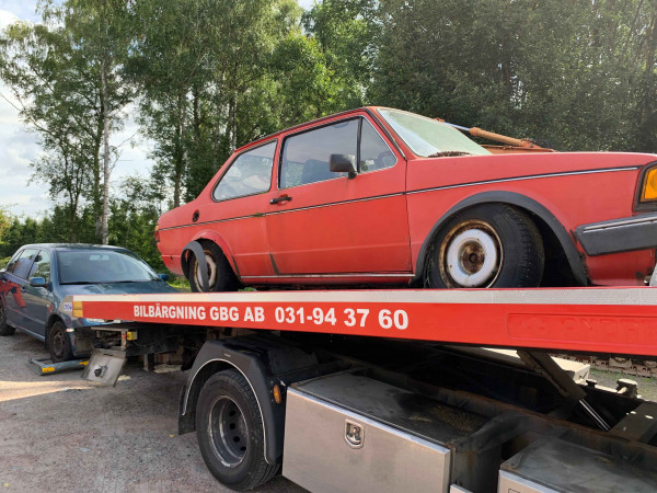 Skrotbil som hämtas för återvinning – sälj skrotbilen och få ersättning snabbt och tryggt