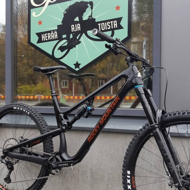 Rocky Mountain Altitude
-propably the best enduro bike you can get. Suits for finnish hills and trails.
#rockymountainbikes #altitude
#sportax4ever