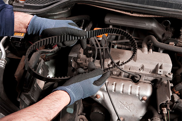 Ett kamremsbyte hos Supreme Autoservice i Malmö