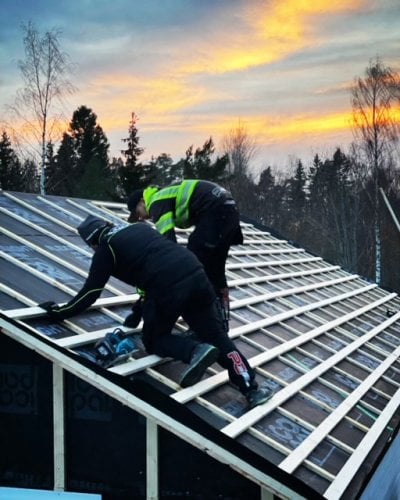 Lokala takläggare i sundsvall bygger tak.